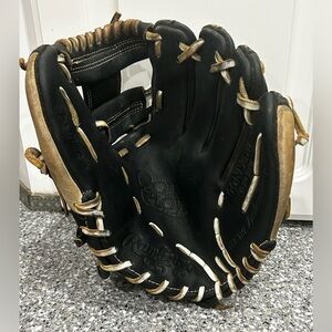 Rawlings Gold Glove GGNP2BW 11.25” Infield Baseball Glove